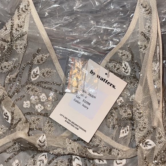 NWT Watters Kilton Essen Beaded Wedding Gown 6 - Picture 10 of 11